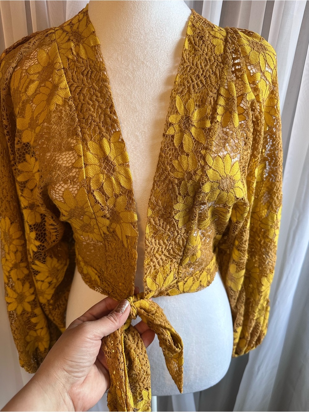 Hyfve Goldenrod Sheer Floral Cropped Lace Boho Tie-Front Top Shrug Size XS - Picture 4 of 13